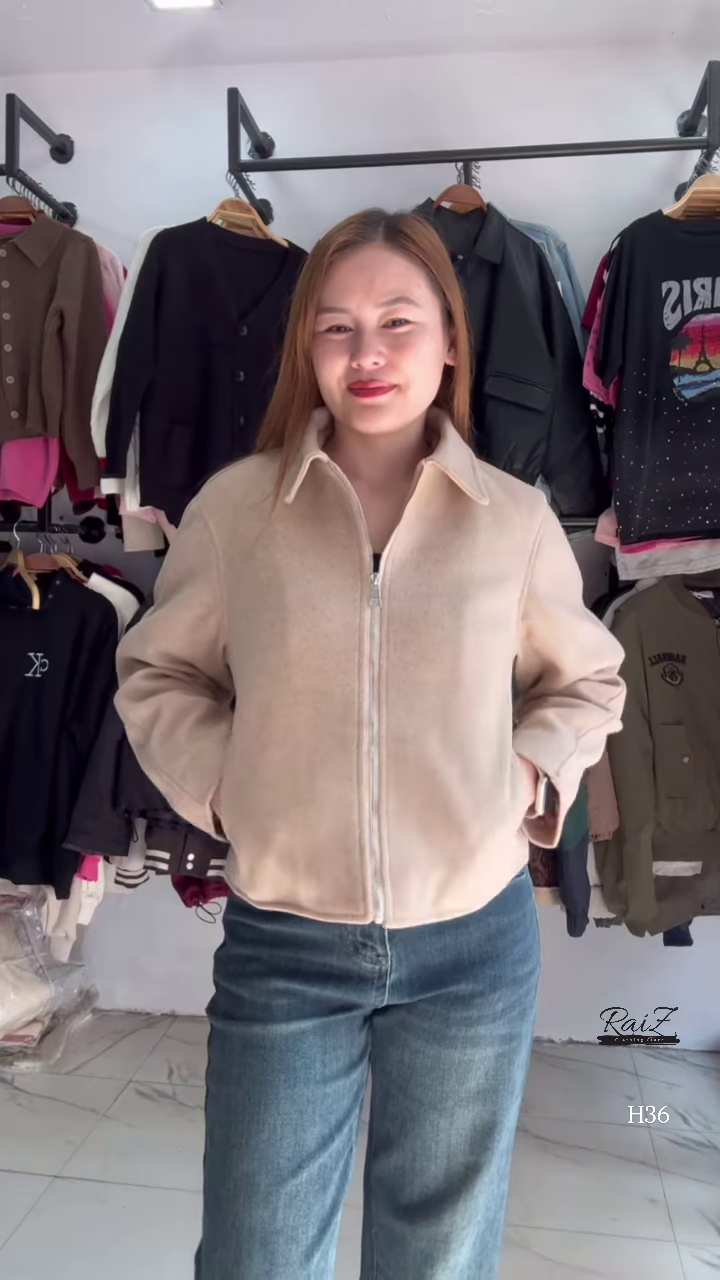 Minimalist Zip-Up Jacket β Cozy, Clean, and Effortlessly Chic β¨π§₯ - Image 2