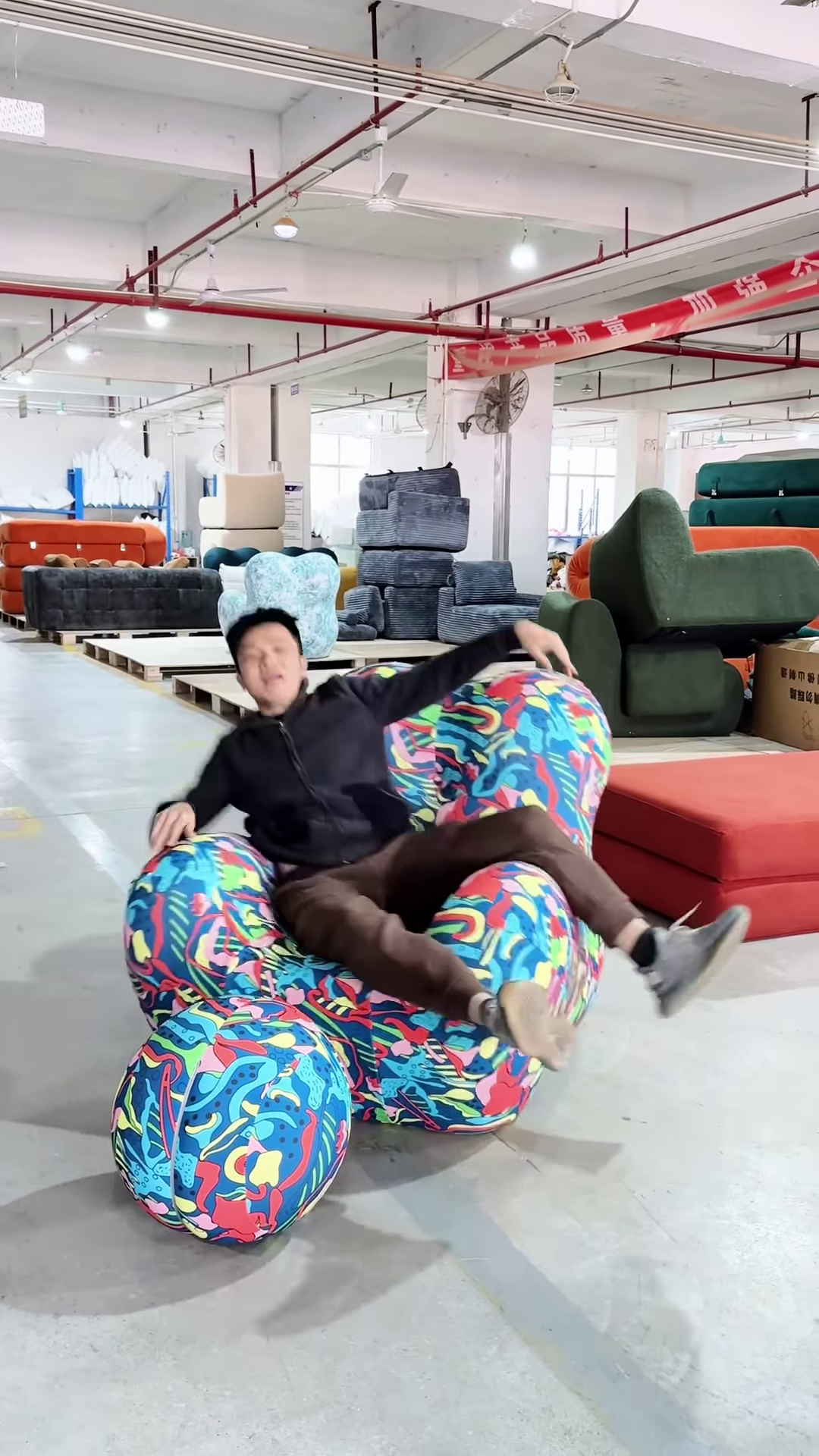 ποΈ Artistic Armchairs in the Making β A Colorful Comfort Experience π¨ - Image 5