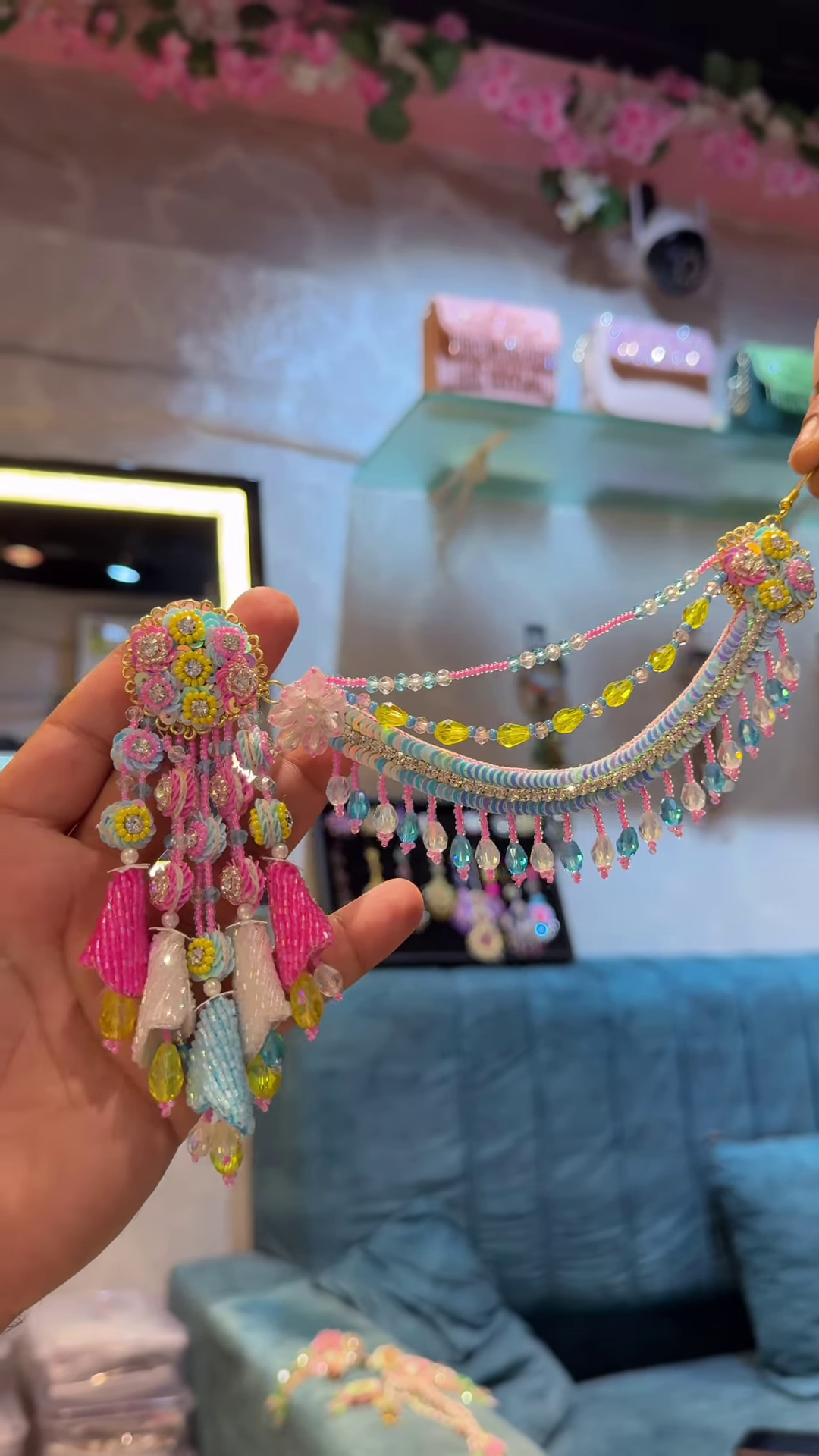 Dazzle in Every Detail ✨ – Handmade Beaded Hair Accessory for a Royal Look 👑