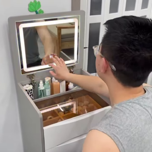 🪞✨ Transform Your Space with This Hidden Vanity Table! ✨🪑