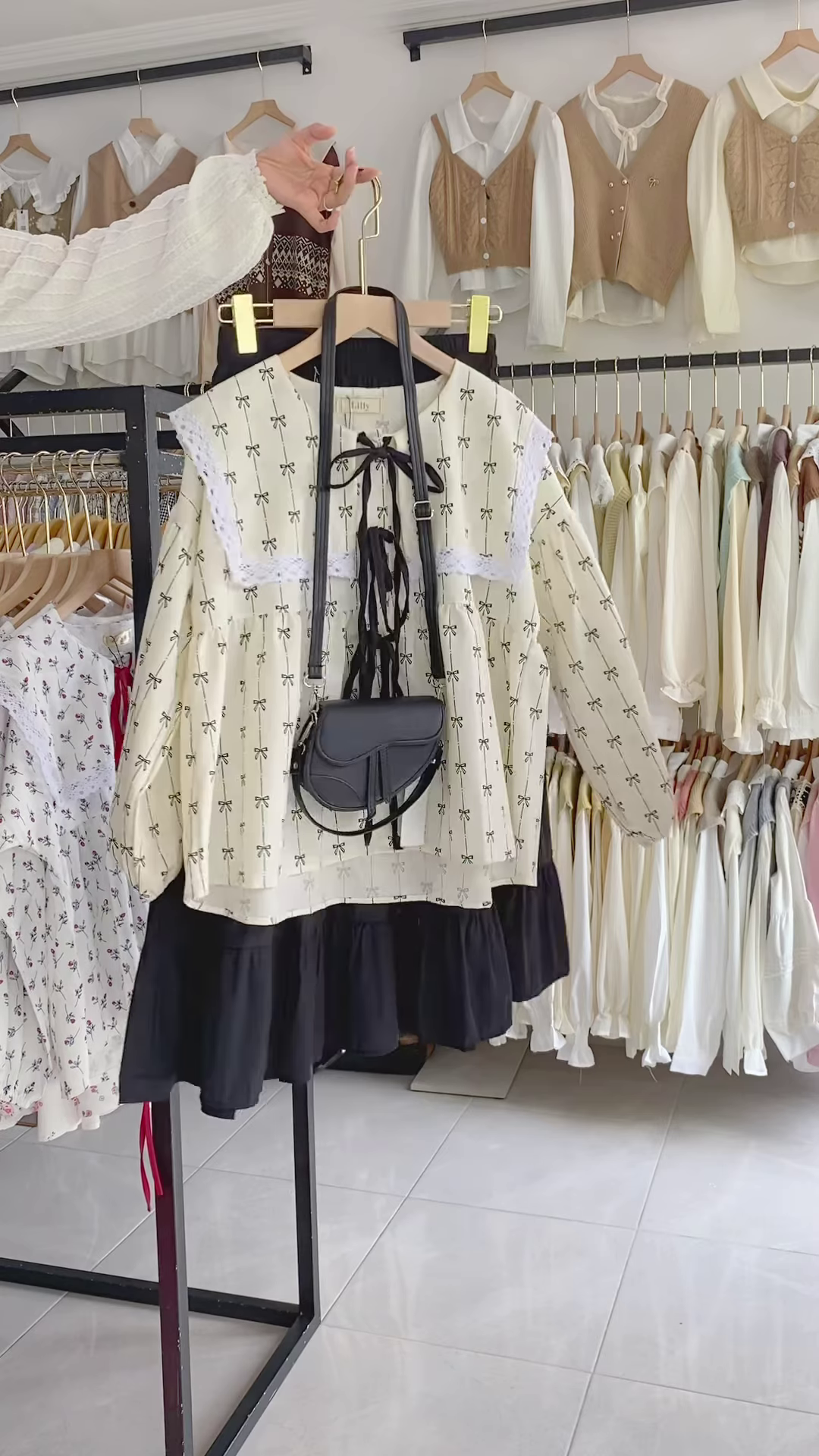 Charming Women's Embroidered Blouse and Layered Tulle Skirt Outfit with Crossbody Bag - Image 8