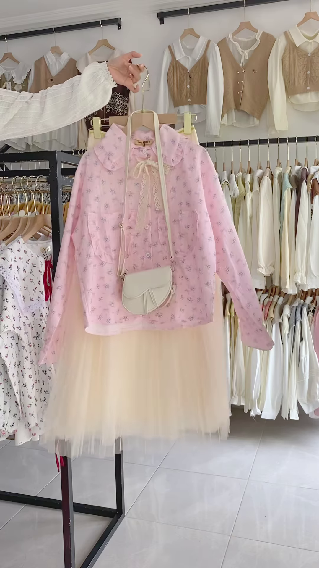 Charming Women's Embroidered Blouse and Layered Tulle Skirt Outfit with Crossbody Bag - Image 3