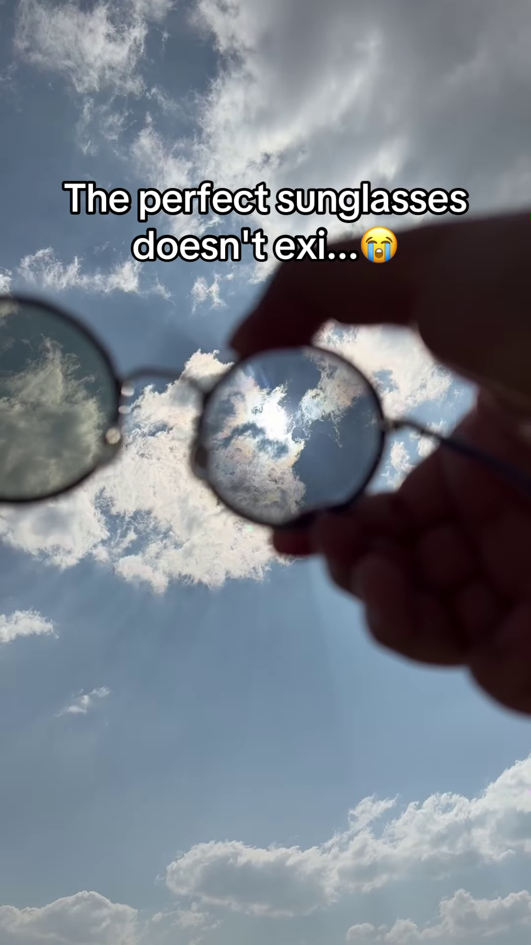 Lightweight Round Sunglasses with Reflective Blue Lenses and Minimalist Frame - Image 3