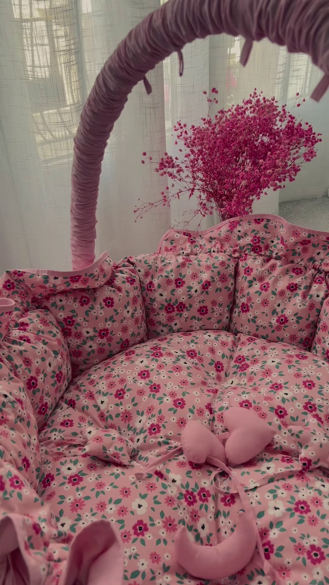 Cozy Baby Bouncer Seat with Floral Print and Hanging Toys - Image 3