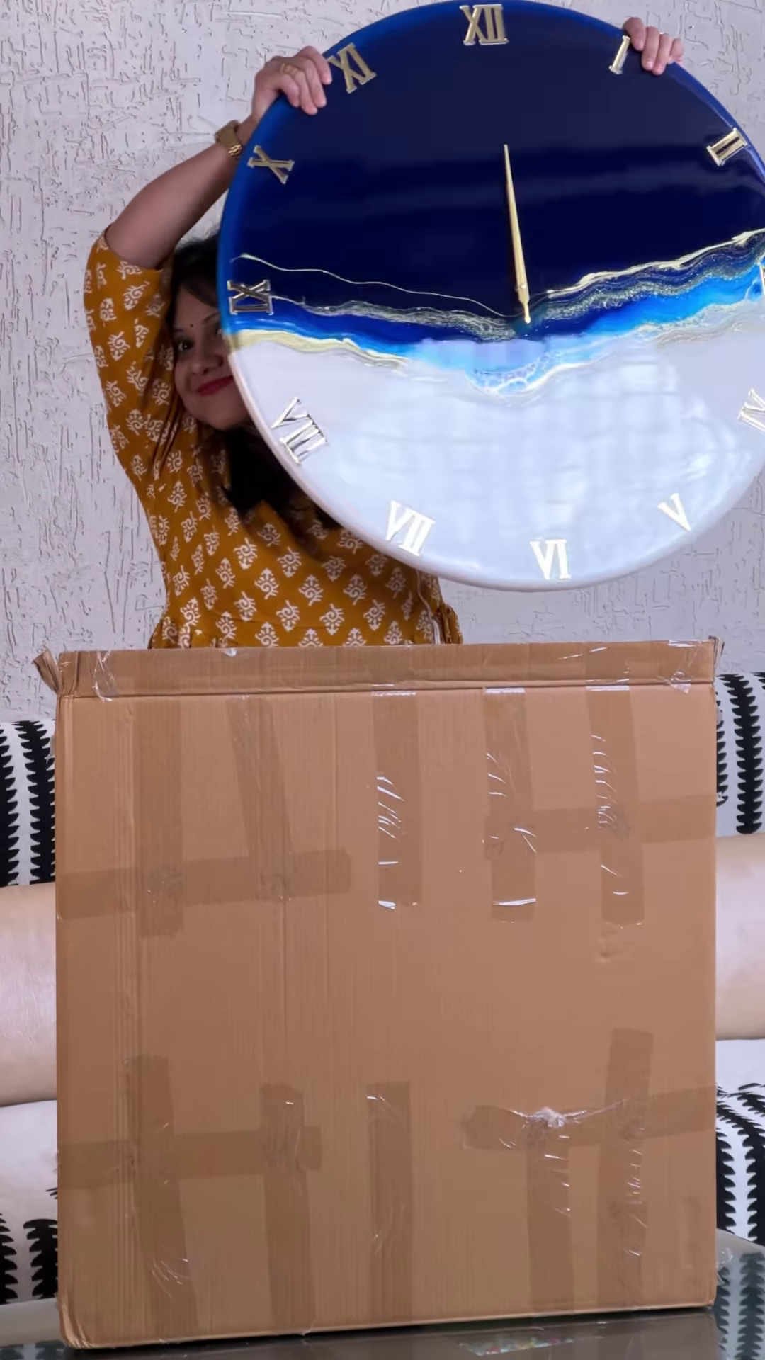 Artistic Resin Wall Clock with Abstract Color Blocking and Metallic Accents - Image 2