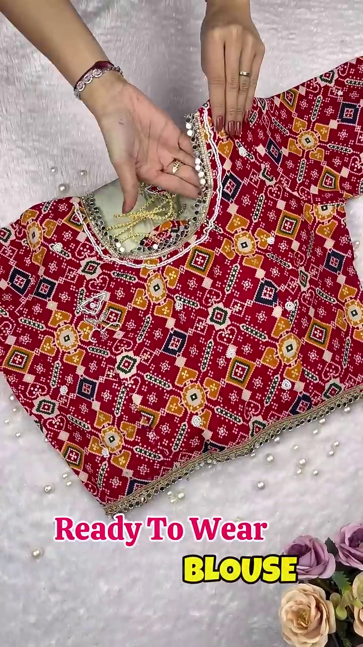 Crimson Geometric Patola Fusion Saree Set - Image 3